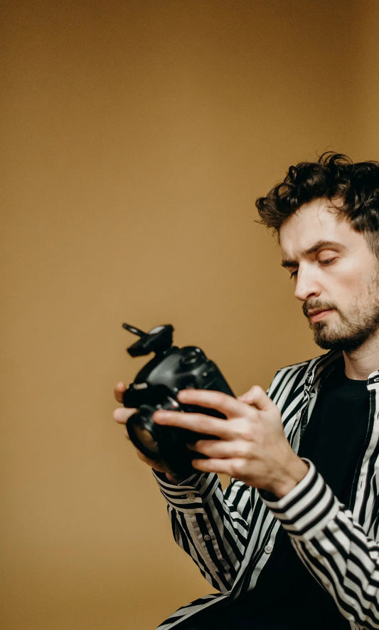How to Photograph Your Head and Hat: Key Angles to Assess Balance and Silhouette