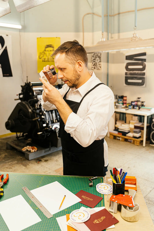 How to Inspect a Cap's Interior for Hand-stitched Linings, Sweatbands and Maker's Marks