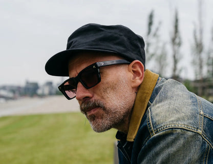 Engineer cap in wax cotton with moleskin under peak